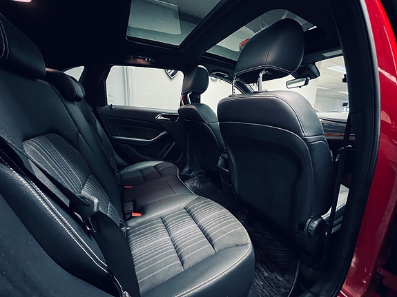 Mercedes-Benz B180 13 of 23