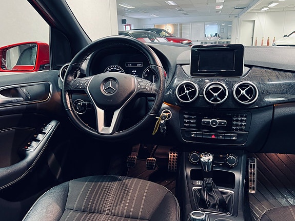 Mercedes-Benz B180 11 of 23
