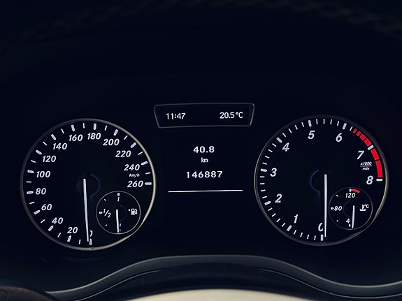 Mercedes-Benz B180 18 of 23