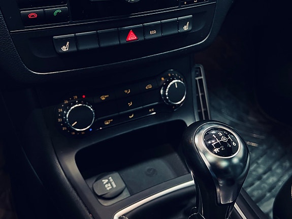 Mercedes-Benz B180 19 of 23