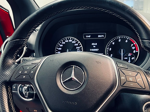 Mercedes-Benz B180 17 of 23