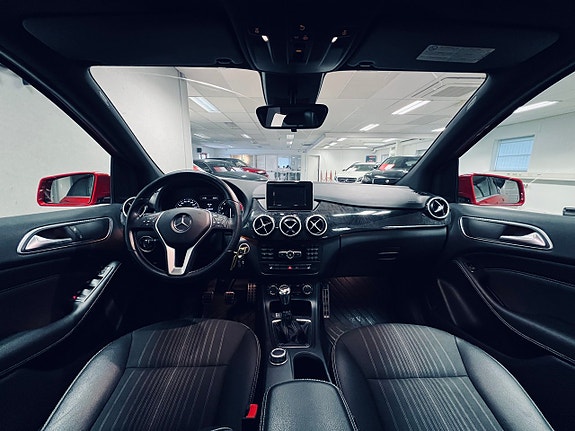 Mercedes-Benz B180 10 of 23
