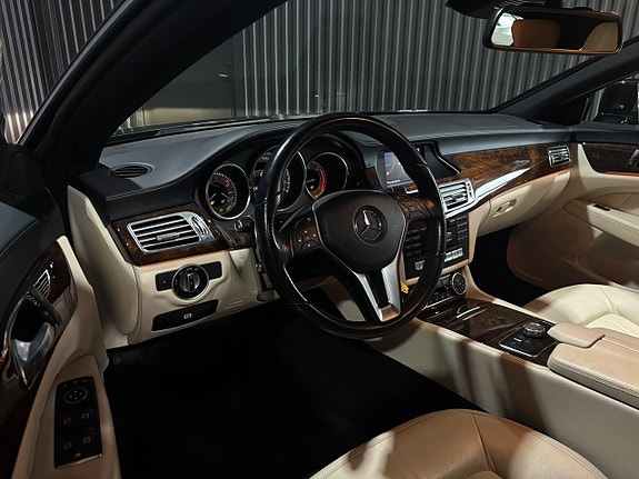 Mercedes-Benz CLS250 12 of 24