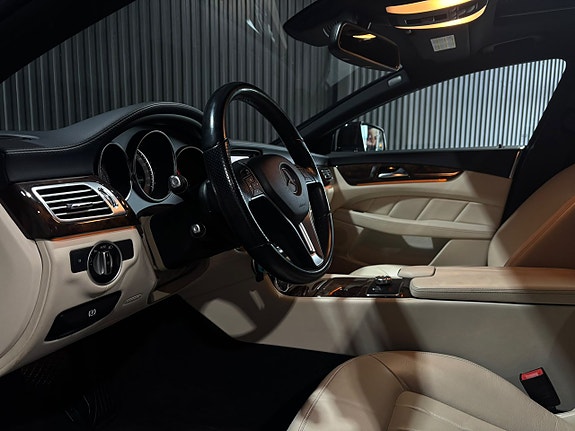Mercedes-Benz CLS250 11 of 24