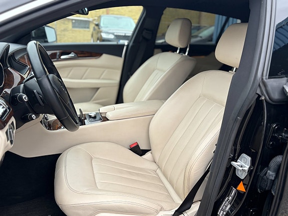Mercedes-Benz CLS250 9 of 15