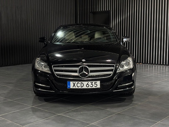 Mercedes-Benz CLS250 2 of 24