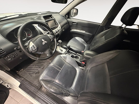 Mitsubishi L200 8 of 16