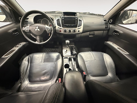 Mitsubishi L200 9 of 16