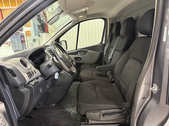 Renault Trafic 6 of 13