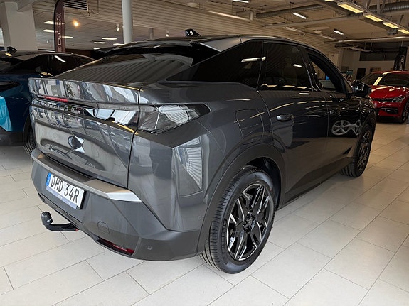 Peugeot 3008 2 of 5