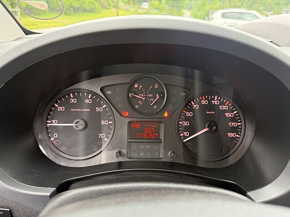 Peugeot Partner 10 of 12