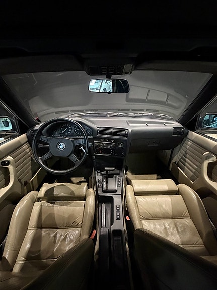 BMW 325i 18 of 18