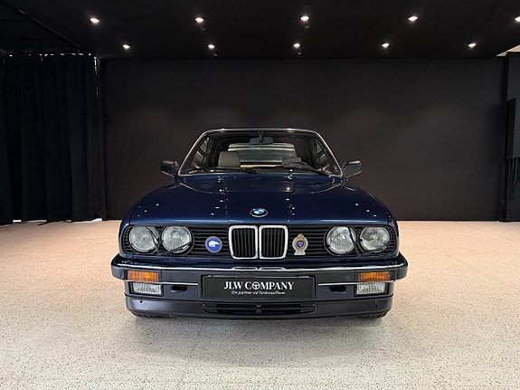 BMW 325i 2 of 5