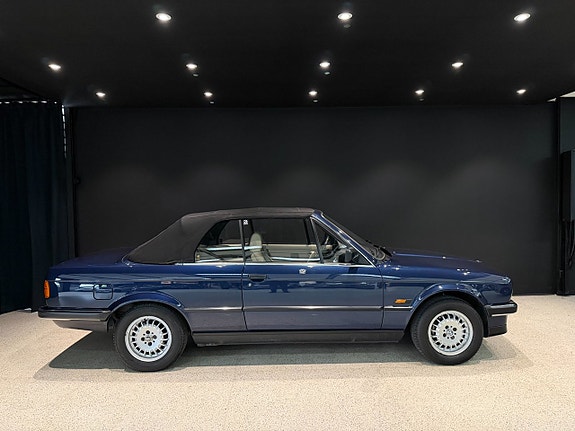 BMW 325i 9 of 18
