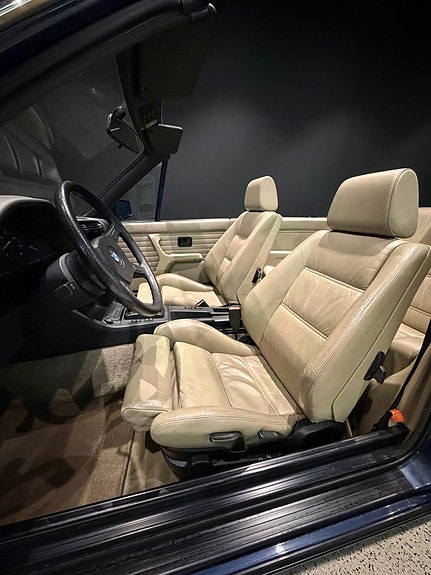 BMW 325i 14 of 18