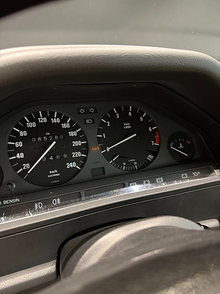 BMW 325i 17 of 18