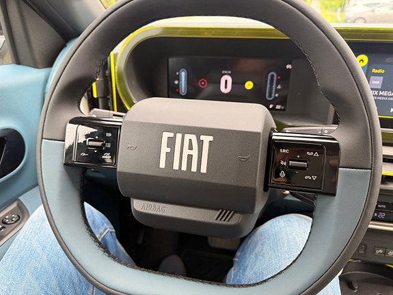 Fiat Grande Panda E 15 of 17