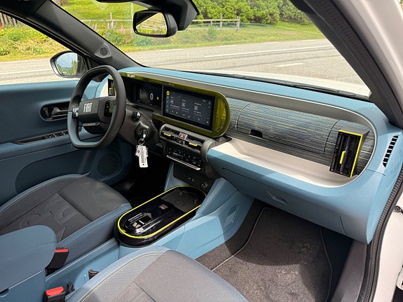 Fiat Grande Panda E 10 of 17