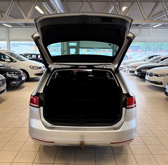 Volkswagen Passat 5 of 5