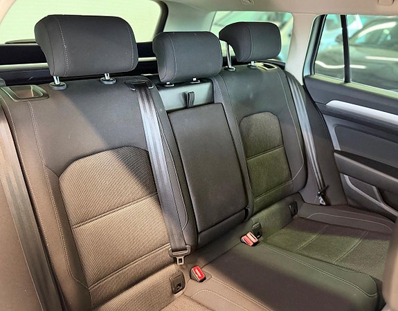 Volkswagen Passat 16 of 16