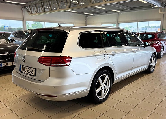 Volkswagen Passat 4 of 5