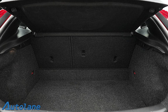 Volvo V40 28 of 30
