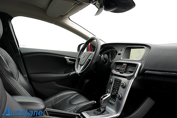 Volvo V40 12 of 30