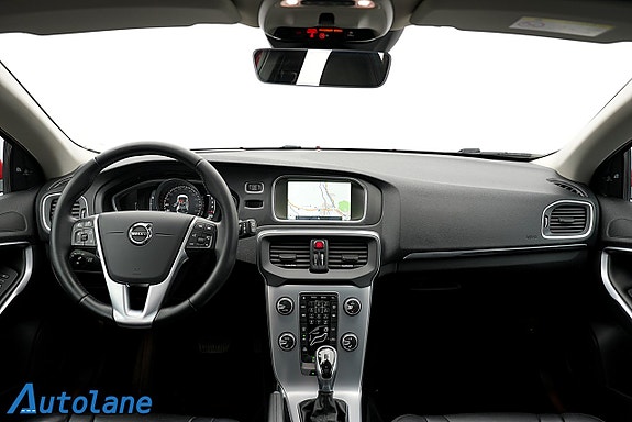 Volvo V40 10 of 30
