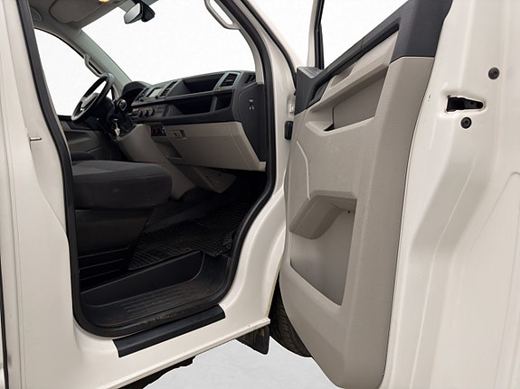 Volkswagen Transporter 25 of 30