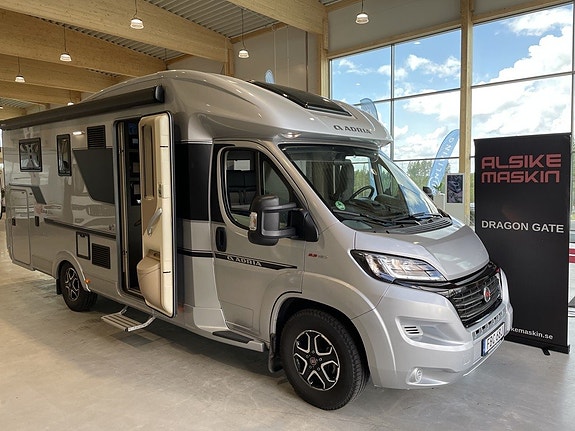 Adria Coral Supreme 670 SL /ALDE/Långbäddar/Garage/Ugn/160hk/Fint skick