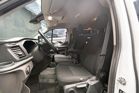 Ford Transit Custom 17 of 21