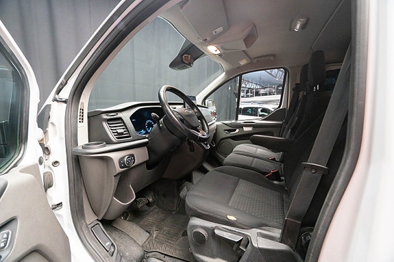 Ford Transit Custom 18 of 21