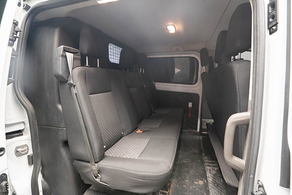 Ford Transit Custom 16 of 21