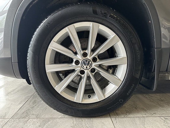 Volkswagen Tiguan 7 of 21