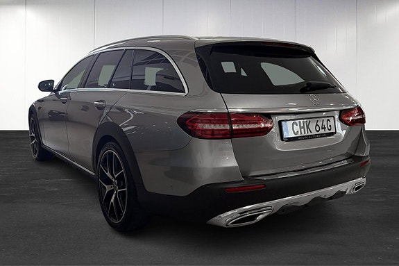 Mercedes-Benz E220 d 4 of 5