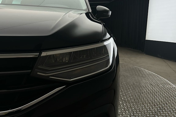 Volkswagen Tiguan 11 of 23