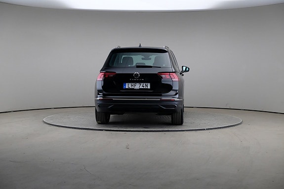 Volkswagen Tiguan 5 of 23