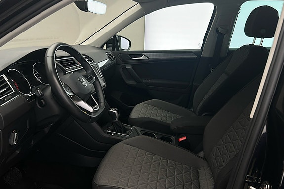 Volkswagen Tiguan 10 of 23