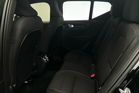 Volvo XC40 13 of 25