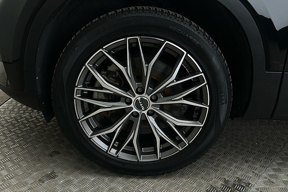 Volvo XC40 12 of 25