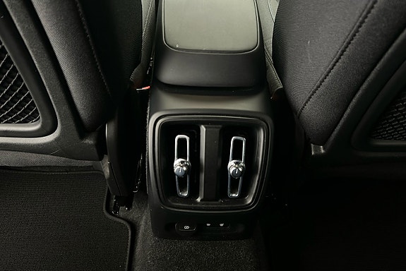 Volvo XC40 20 of 25