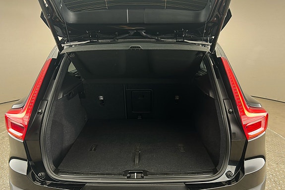 Volvo XC40 14 of 25