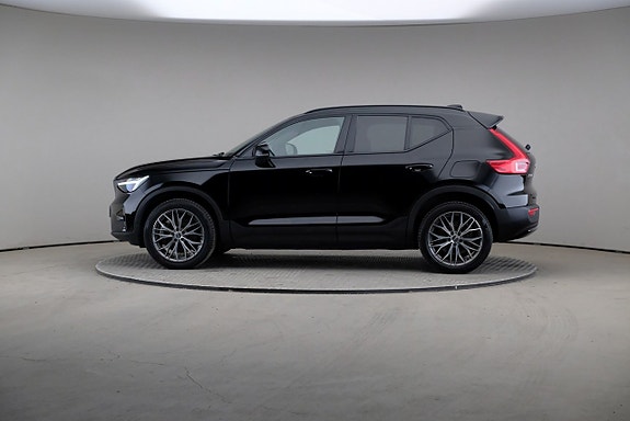 Volvo XC40 4 of 25