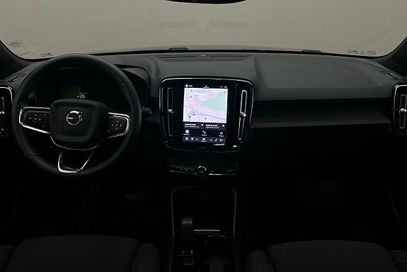 Volvo XC40 6 of 25