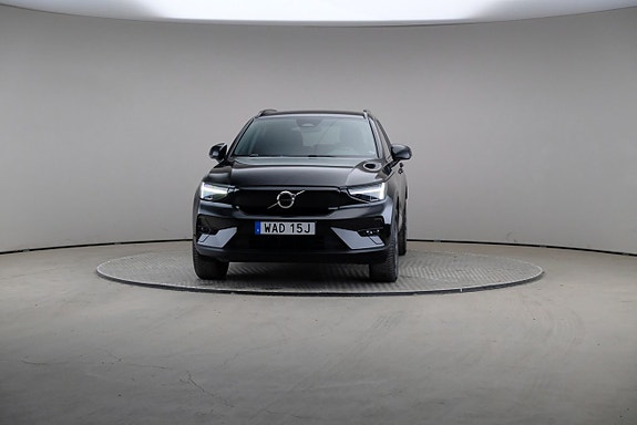 Volvo XC40 3 of 25