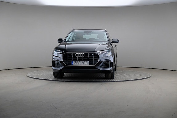 Audi Q8 3 of 27