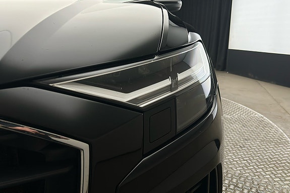 Audi Q8 11 of 27