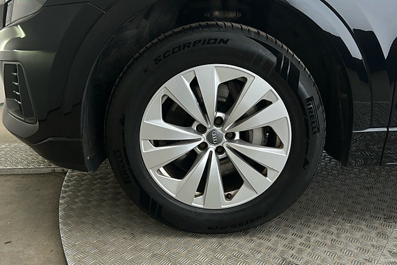 Audi Q8 12 of 27