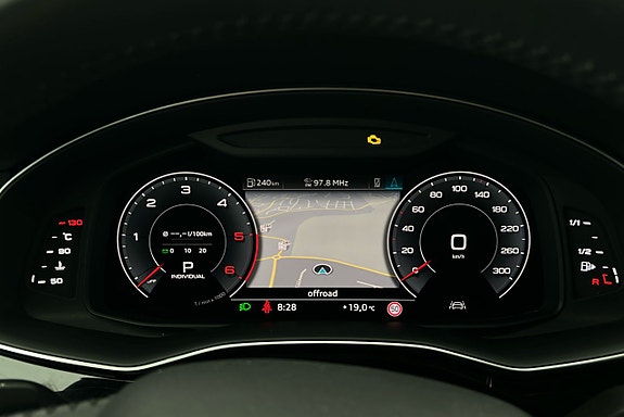 Audi Q8 7 of 27