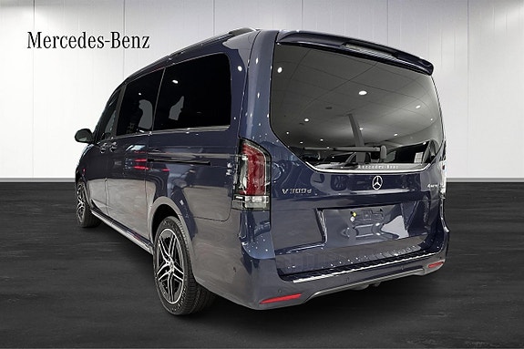 Mercedes-Benz V300 d 3 of 5